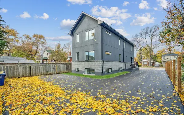 1937 Lawrence AVE W, Toronto W04, ON M9N 1G8