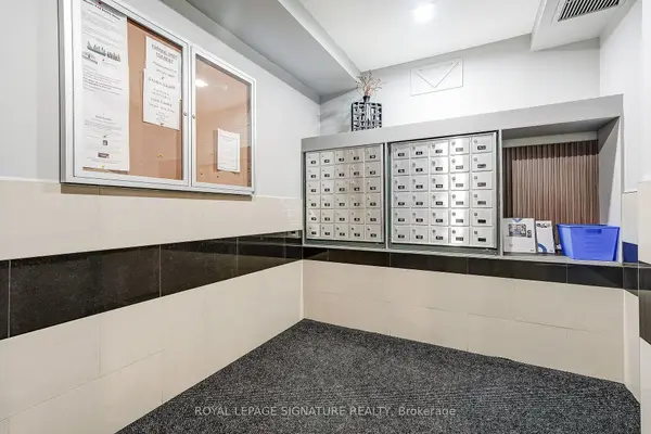 483 Faith DR #301, Mississauga, ON L5R 0A1