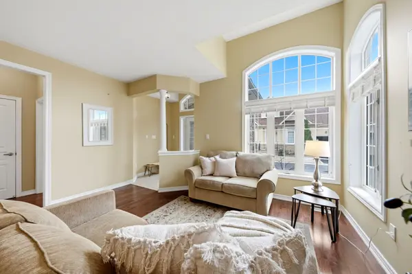 26 Garrison SQ, Halton Hills, ON L7G 0B9