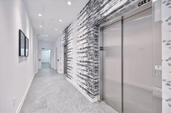 6 Chartwell RD #509, Toronto W07, ON M8Z 4E8