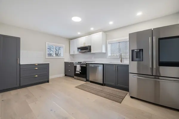 42 Lockerbie AVE #2nd Floor, Toronto W04, ON M9N 3A2