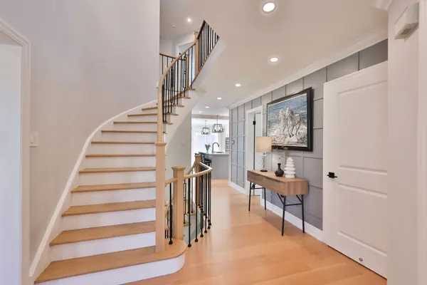 976 Silver Birch TRL, Mississauga, ON L5J 4S3