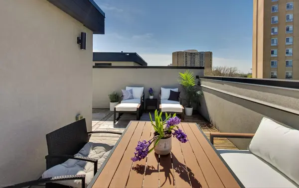 66 Pony Farm DR, Toronto W09, ON M9R 0B3