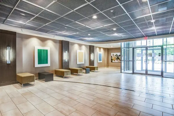 551 Maple AVE #610, Burlington, ON L7S 1M7