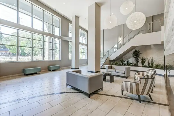 551 Maple AVE #610, Burlington, ON L7S 1M7