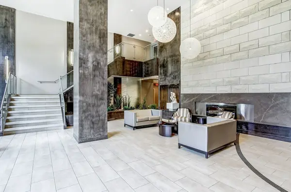 551 Maple AVE #610, Burlington, ON L7S 1M7