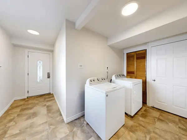 9 Glenridge RD, Brampton, ON L6S 1N2