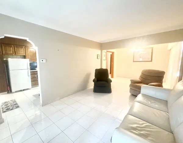 70 Beechborough AVE, Toronto W04, ON M6M 1Z5