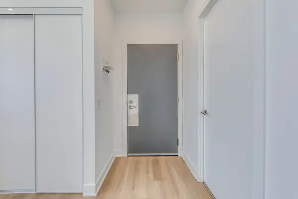 86 Dundas ST E #1711, Mississauga, ON L5A 1W4