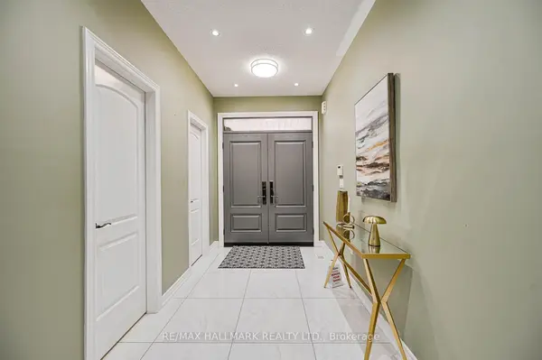 46 Lisson CRES, Brampton, ON L6X 0Y9