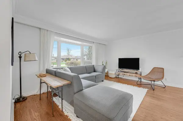 602 Stephens CRES, Oakville, ON L6K 1Y3