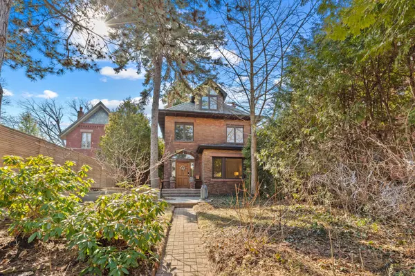 132 Indian RD, Toronto W01, ON M6R 2V6