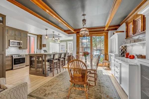 295 Wright AVE, Toronto W01, ON M6R 1L8