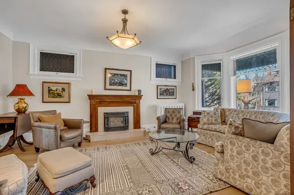 295 Wright AVE, Toronto W01, ON M6R 1L8