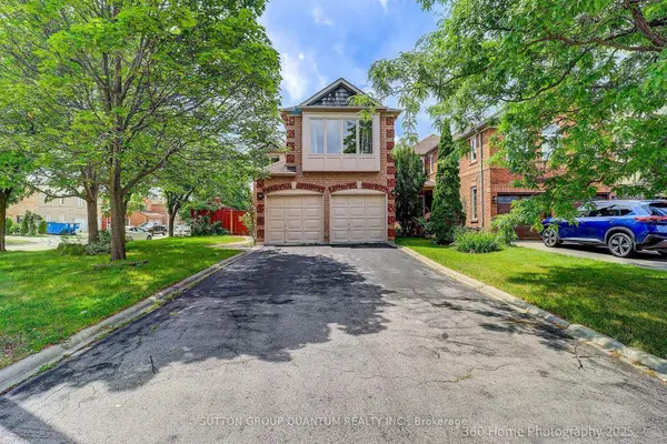 3246 Fanleaf DR, Mississauga, ON L5N 7C9