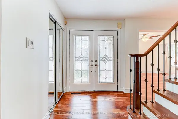 3246 Fanleaf DR, Mississauga, ON L5N 7C9