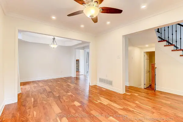 3246 Fanleaf DR, Mississauga, ON L5N 7C9