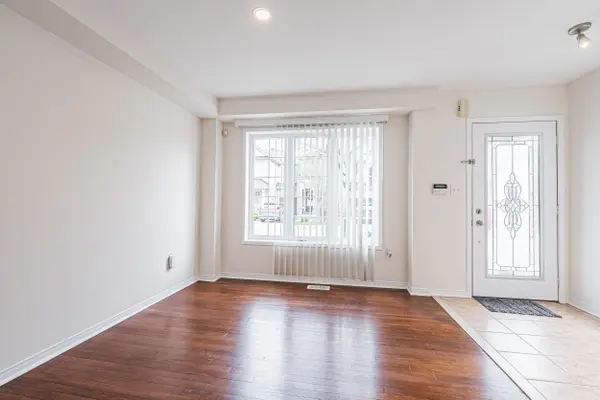 2412 Curtis RD, Burlington, ON L7L 7M3