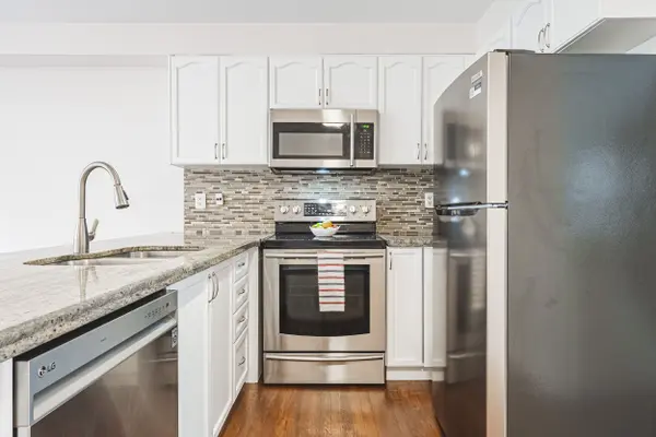 2412 Curtis RD, Burlington, ON L7L 7M3