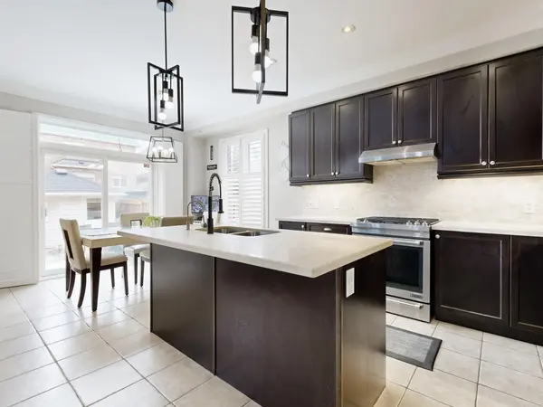 65 Paisley Green AVE, Caledon, ON L7C 3S1