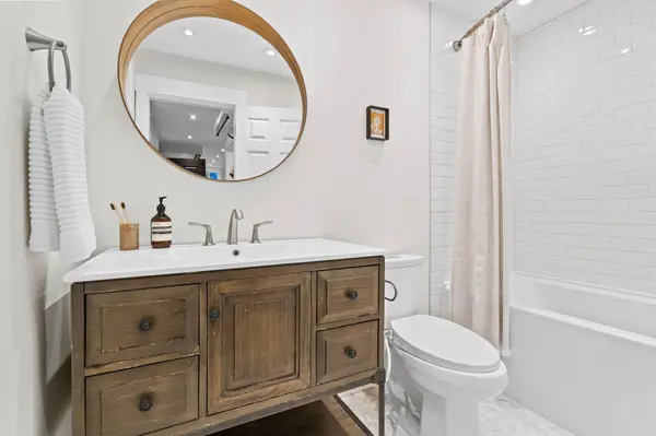 8 Primrose AVE, Toronto W06, ON M8V 1P8