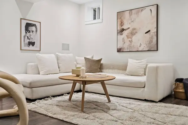 8 Primrose AVE, Toronto W06, ON M8V 1P8