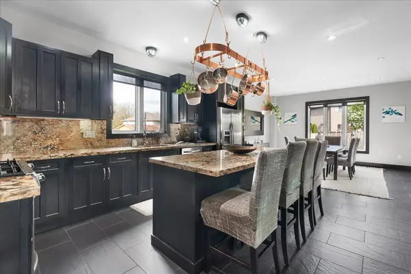 340 Old Mud ST, Hamilton, ON L8J 3Z9