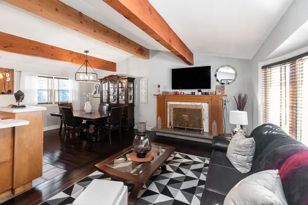 92 Auchmar RD, Hamilton, ON L9C 1C5