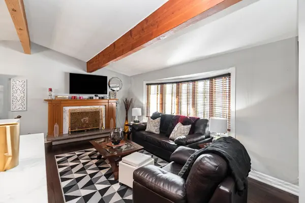 92 Auchmar RD, Hamilton, ON L9C 1C5