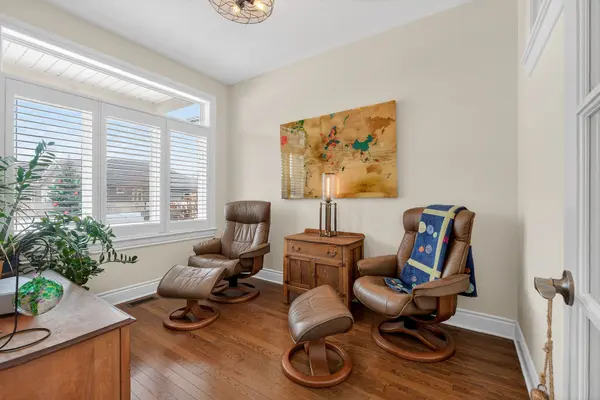 127 Elfin GRV, Kanata, ON K2V 0B9