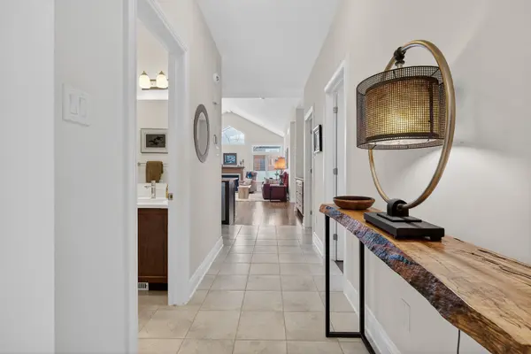 127 Elfin GRV, Kanata, ON K2V 0B9