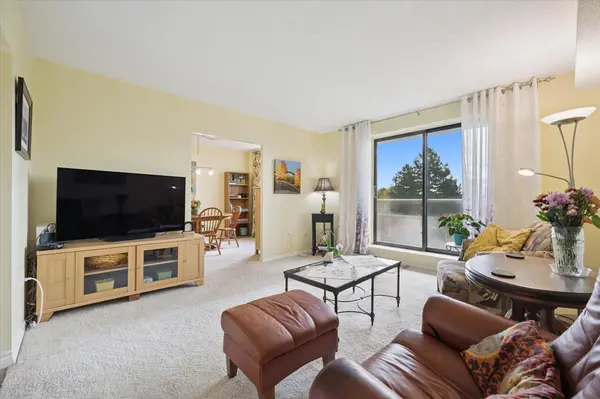 93 Westwood RD #403, Guelph, ON N1H 7J7