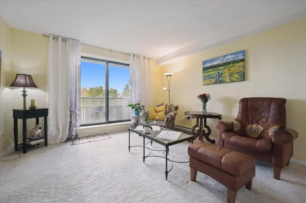 93 Westwood RD #403, Guelph, ON N1H 7J7