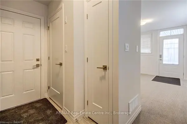 23 Dodman CRES, Hamilton, ON L9G 0G6