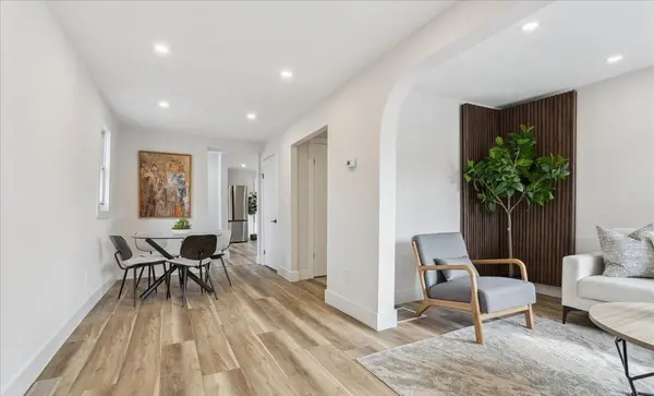 2027 Brampton ST #MAIN, Hamilton, ON L8H 3S9