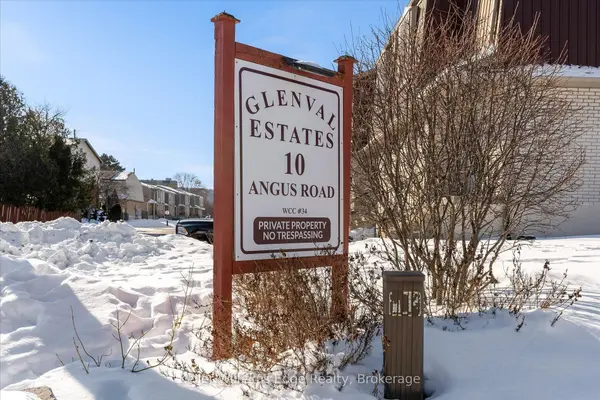 10 Angus RD #17, Hamilton, ON L8K 6K3