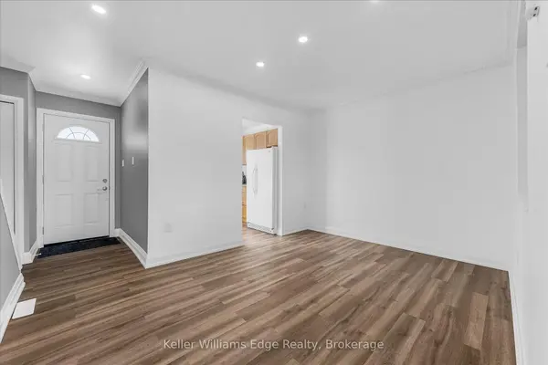 10 Angus RD #17, Hamilton, ON L8K 6K3