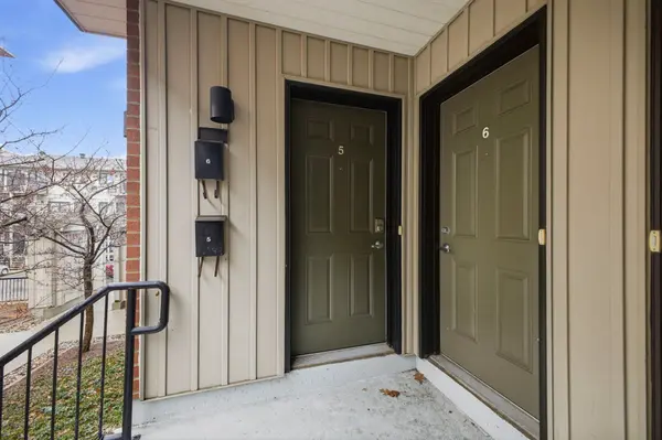 795 Montreal RD #5, Manor Park - Cardinal Glen And Area, ON K1K 0S9