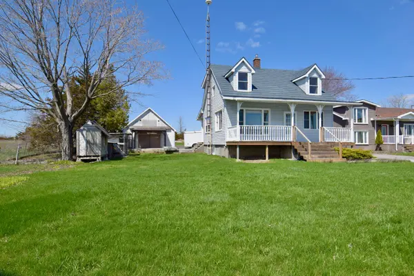 5157 Bath RD, Loyalist, ON K0H 1G0