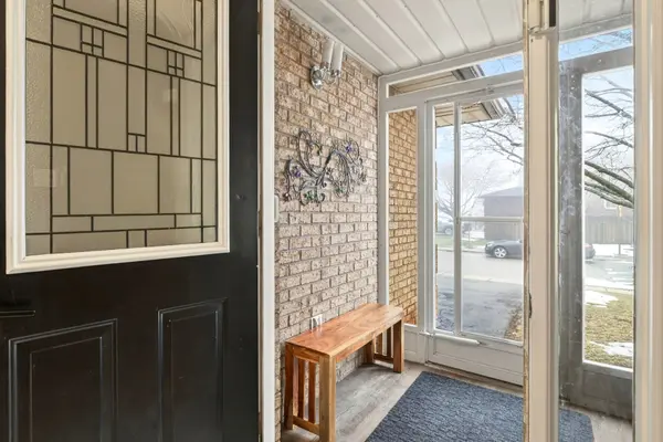 189 Templemead DR, Hamilton, ON L8W 2W1