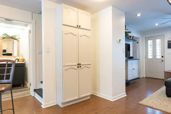 717 Knox AVE, Hamilton, ON L8H 6K7