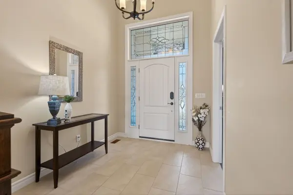 418 Macdonald ST, Strathroy-caradoc, ON N7G 0B2