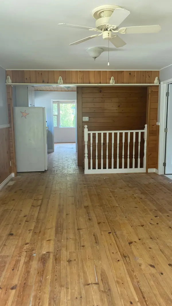 53 Huron ST, Deep River, ON K0J 1P0