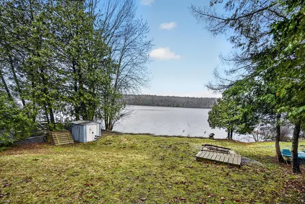 42 Chant TER, Front Of Yonge, ON K0E 1R0