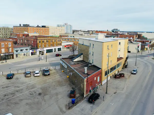 221 Algonquin AVE, North Bay, ON P1B 4V8