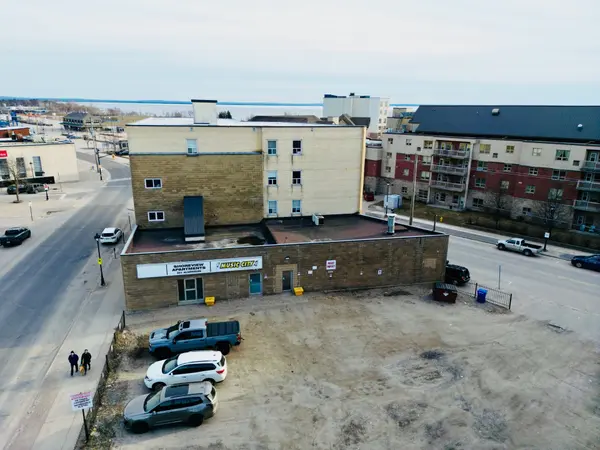 221 Algonquin AVE, North Bay, ON P1B 4V8