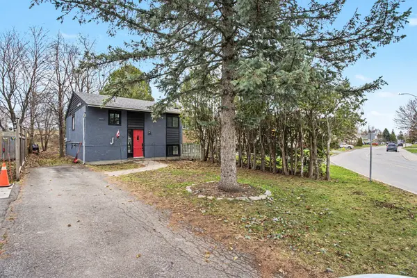 56 Glamorgan DR, Kanata, ON K2L 1R4