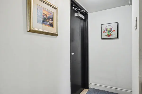 56 Glamorgan DR, Kanata, ON K2L 1R4