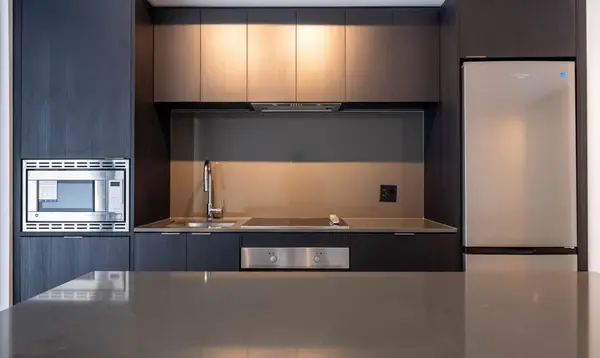 1 Jarvis ST #324, Hamilton, ON L8R 3J2