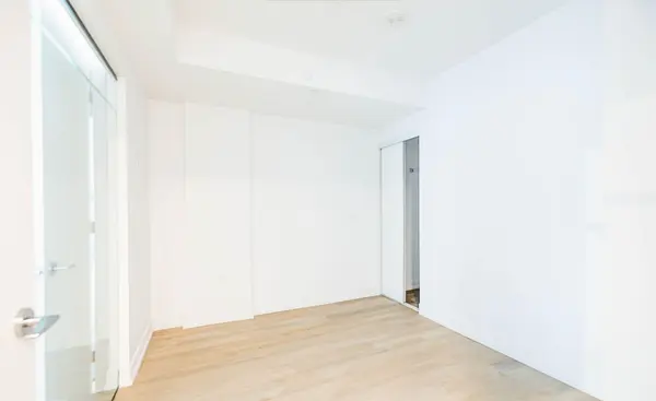 1 Jarvis ST #324, Hamilton, ON L8R 3J2